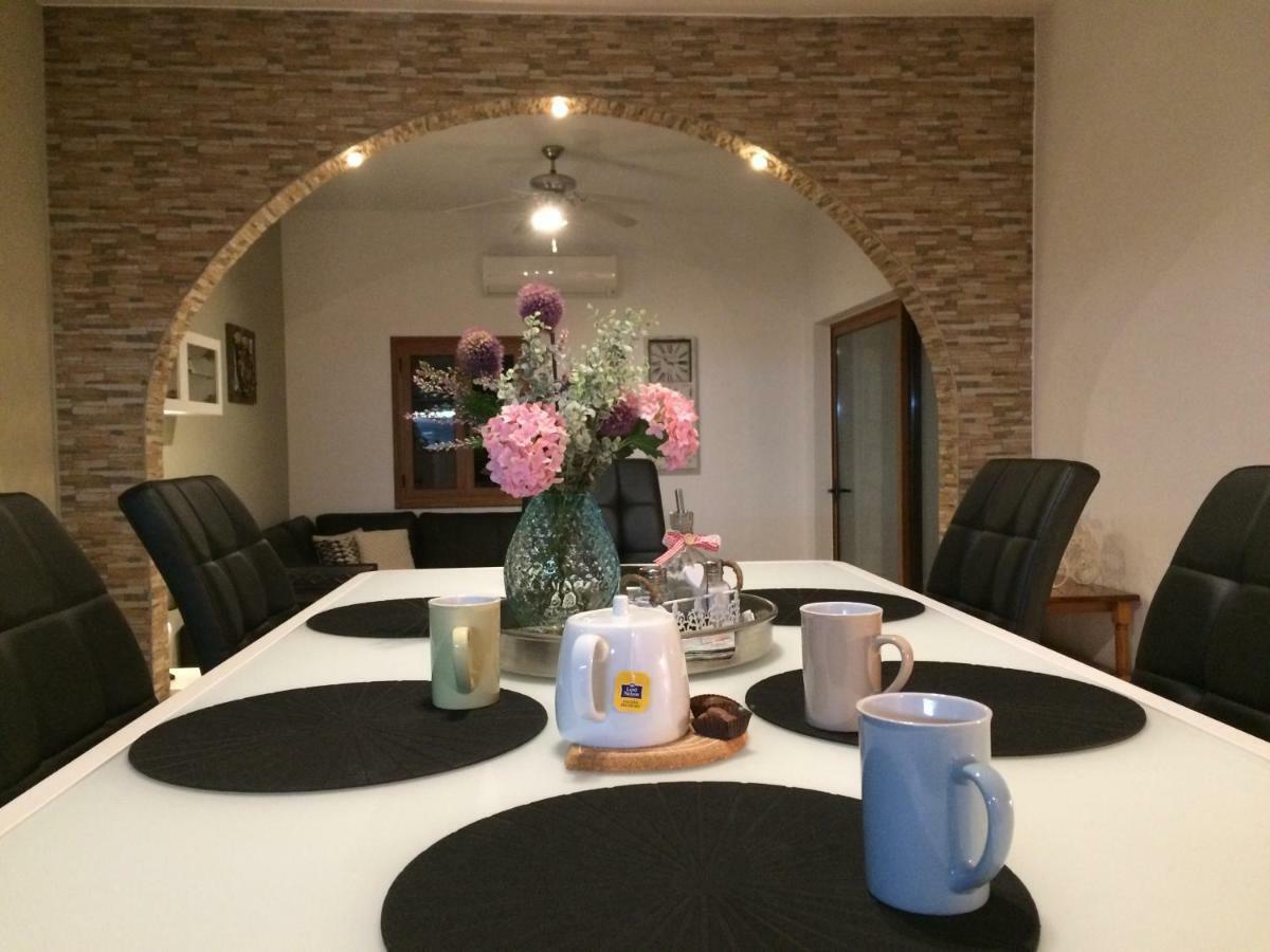 Villa Ypsilon Karotí Eksteriør billede