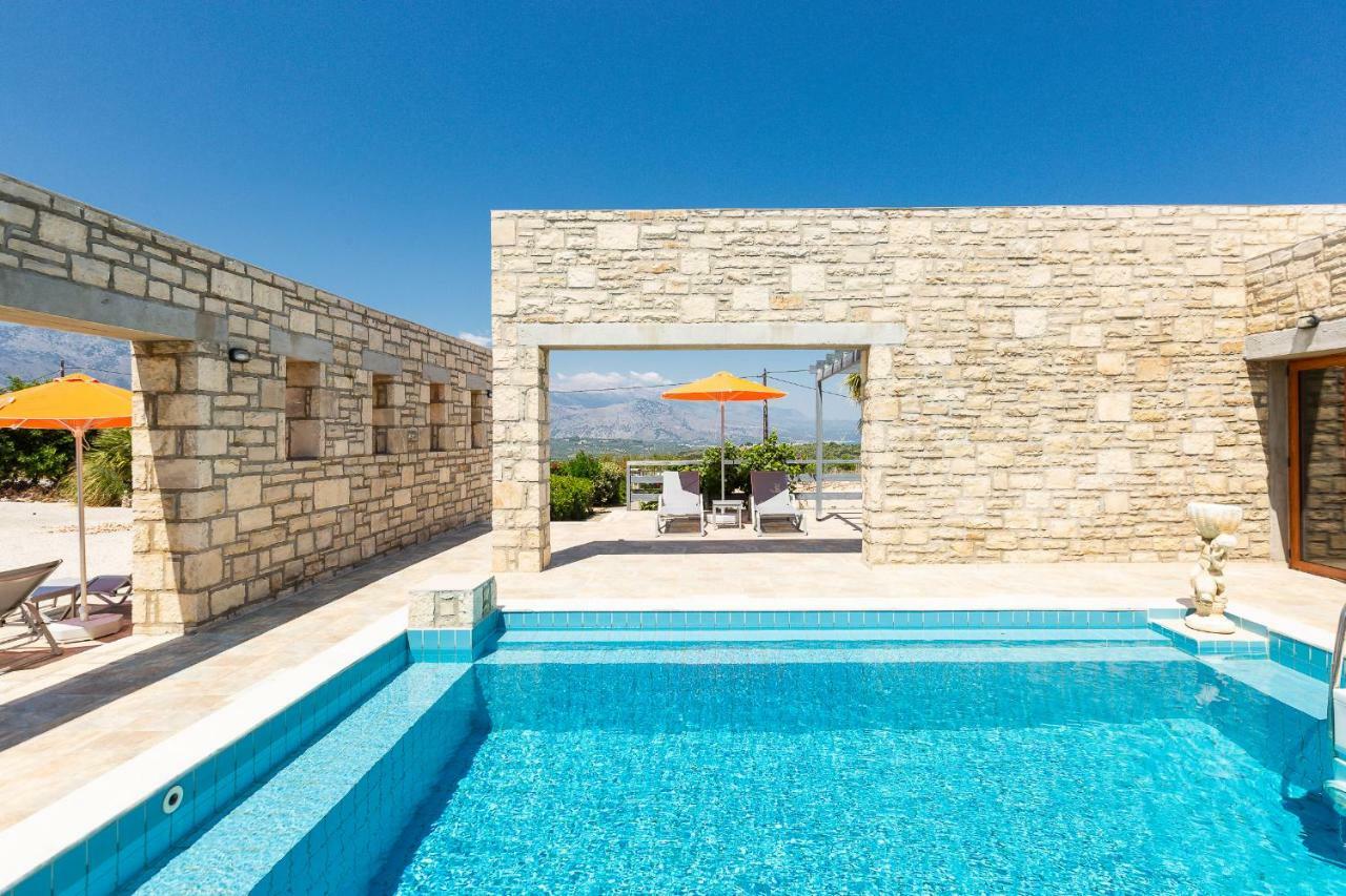Villa Ypsilon Karotí Eksteriør billede