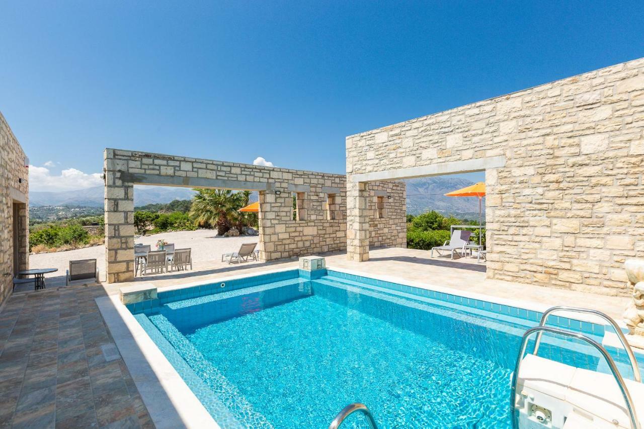 Villa Ypsilon Karotí Eksteriør billede
